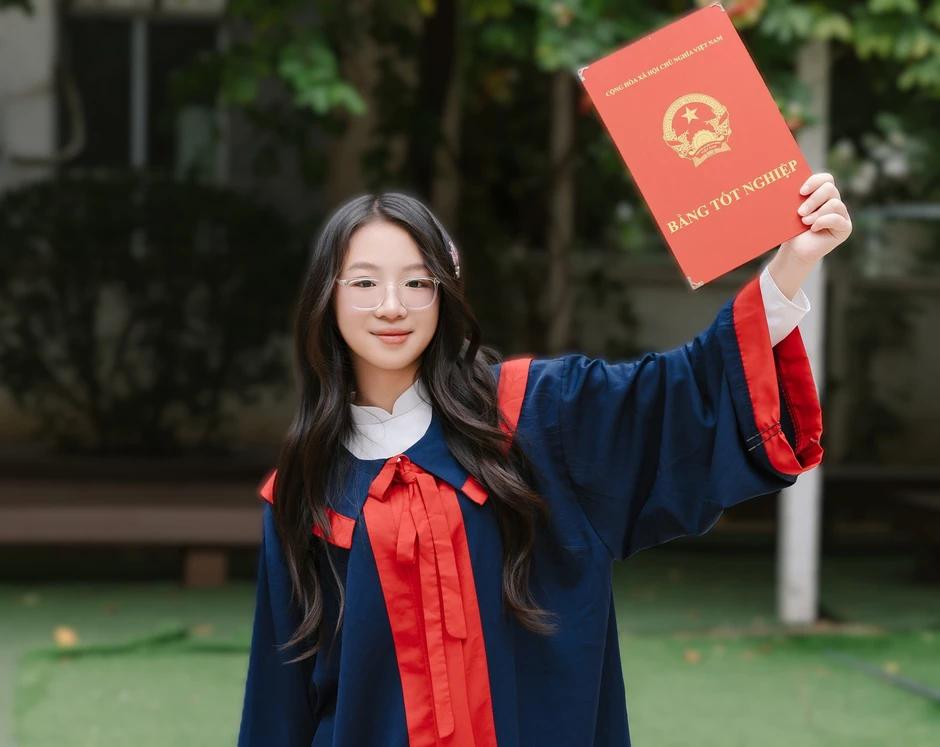 Nữ sinh Hà Nội trúng tuyển 5 nguyện vọng lớp 10 chuyên của các trường nức tiếng Nữ sinh Hà Nội trúng tuyển 5 nguyện vọng lớp 10 chuyên của các trường nức tiếng