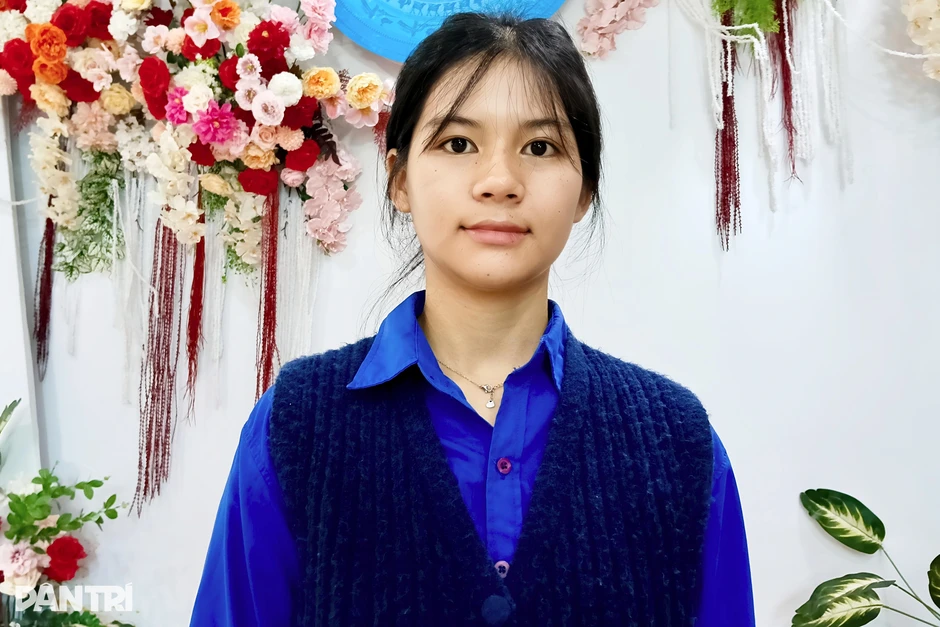 Nữ sinh K’Ho tự tạo "đôi cánh" cho mình để thực hiện ước mơ Nữ sinh K’Ho tự tạo "đôi cánh" cho mình để thực hiện ước mơ