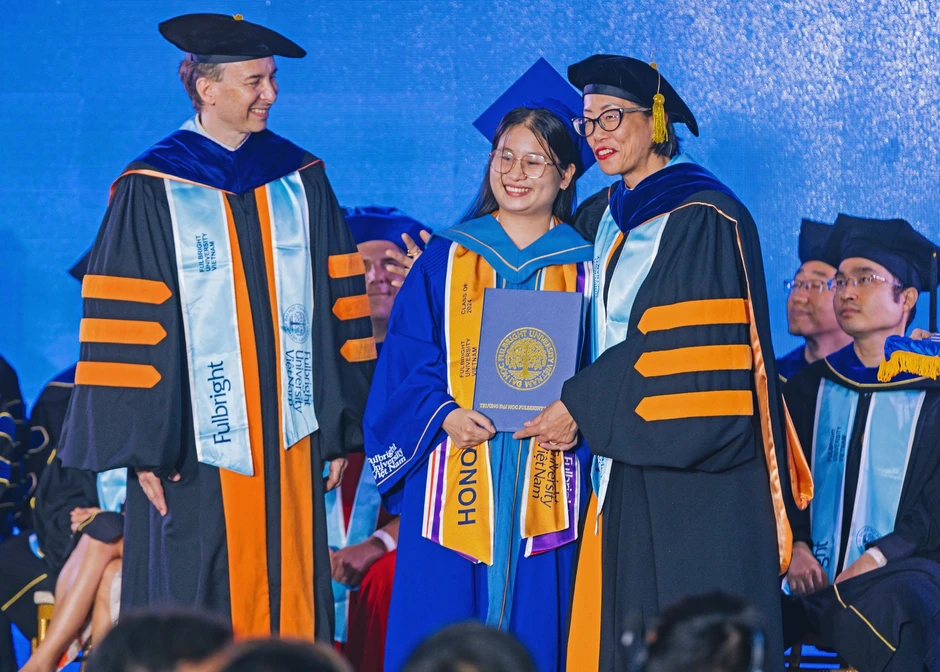 Nữ sinh khiếm thị ở Bắc Ninh trúng tuyển cùng lúc Harvard, Stanford, Yale, Columbia, Brown và Johns Hopkins: Chỉ một chữ WOW! Nữ sinh khiếm thị ở Bắc Ninh trúng tuyển cùng lúc Harvard, Stanford, Yale, Columbia, Brown và Johns Hopkins: Chỉ một chữ WOW!