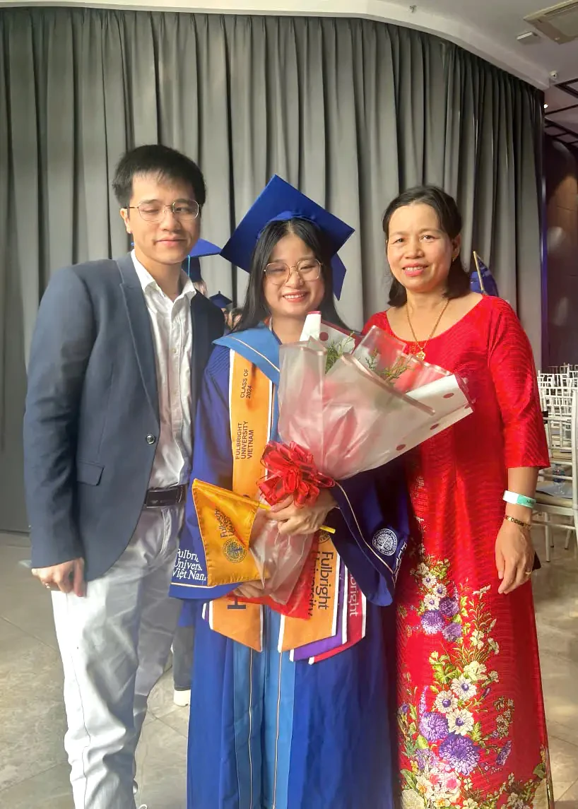 Nữ sinh khiếm thị ở Bắc Ninh trúng tuyển cùng lúc Harvard, Stanford, Yale, Columbia, Brown và Johns Hopkins: Chỉ một chữ WOW! Nữ sinh khiếm thị ở Bắc Ninh trúng tuyển cùng lúc Harvard, Stanford, Yale, Columbia, Brown và Johns Hopkins: Chỉ một chữ WOW!