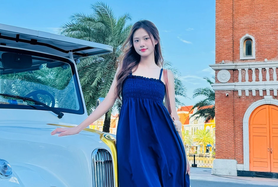 Nữ sinh năm nhất trở thành hoa khôi Trường Đại học Khoa học Xã hội và Nhân văn