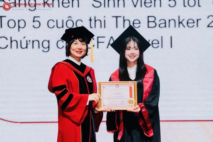 Nữ sinh Ngoại thương tốt nghiệp xuất sắc ngành tài chính, có nghiên cứu quốc tế Nữ sinh Ngoại thương tốt nghiệp xuất sắc ngành tài chính, có nghiên cứu quốc tế