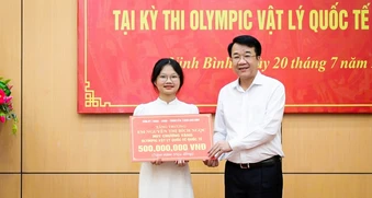 Nữ sinh Ninh Bình đoạt huy chương vàng Vật lý Quốc tế nhận tin cực vui