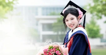 Nữ sinh "nhổ lạc, cấy thuê" tốt nghiệp thủ khoa với điểm gần tuyệt đối