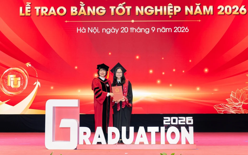Nữ sinh thủ khoa Trường ĐH Ngoại thương: 'Áp lực khi xung quanh ai cũng giỏi' Nữ sinh thủ khoa Trường ĐH Ngoại thương: 'Áp lực khi xung quanh ai cũng giỏi'