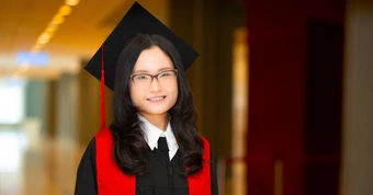 Nữ sinh thủ khoa Trường ĐH Ngoại thương: 'Áp lực khi xung quanh ai cũng giỏi'