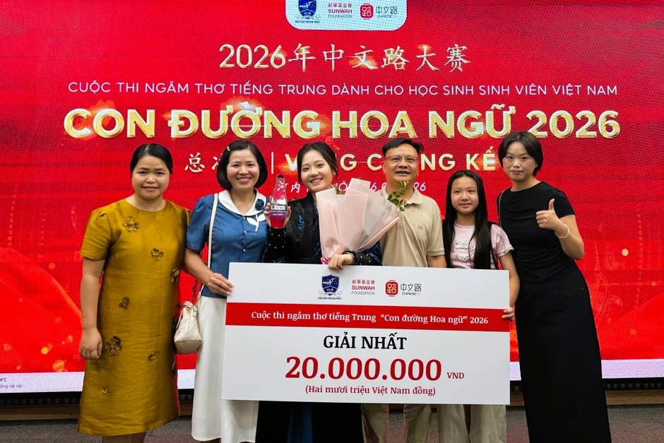 Nữ sinh tiêu biểu ĐH Ngoại thương với 4 danh hiệu quán quân, tốt nghiệp loại Xuất sắc