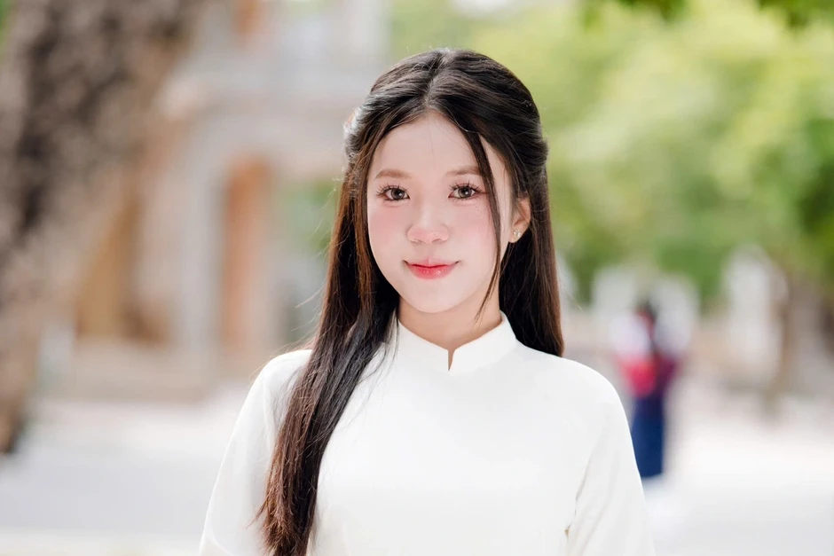Nữ sinh tự học ngoại ngữ tại nhà, trở thành thủ khoa "kép" Nữ sinh tự học ngoại ngữ tại nhà, trở thành thủ khoa "kép"