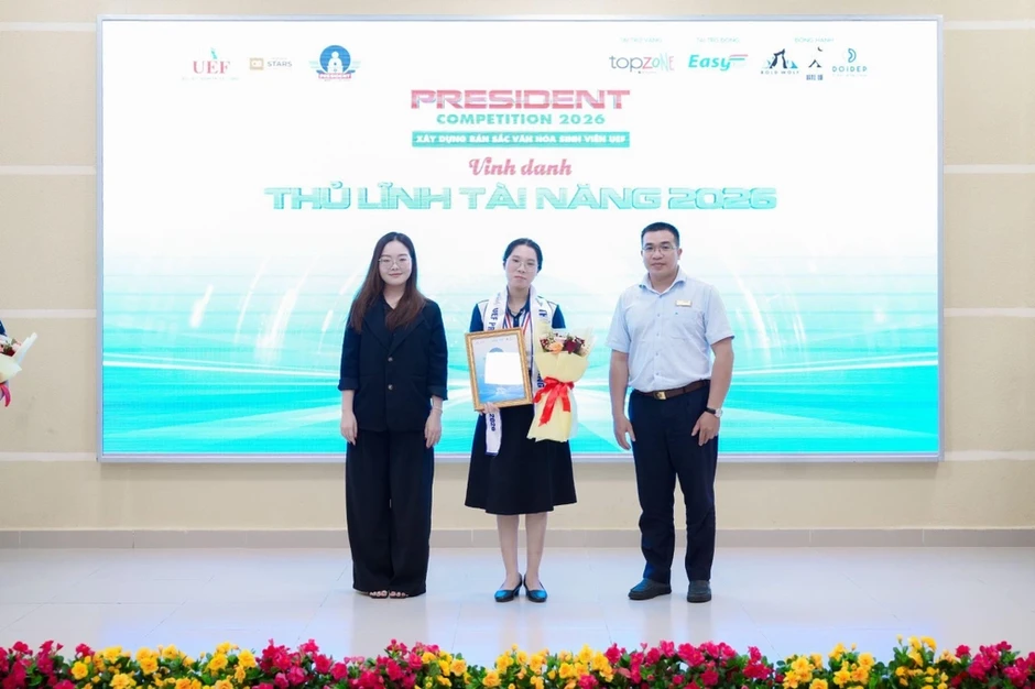 Nữ sinh viên năm nhất UEF ghi dấu với loạt thành tích