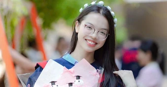 Nữ thủ khoa đạt 30/30 điểm khối B00, gần 1 năm không dùng mạng xã hội