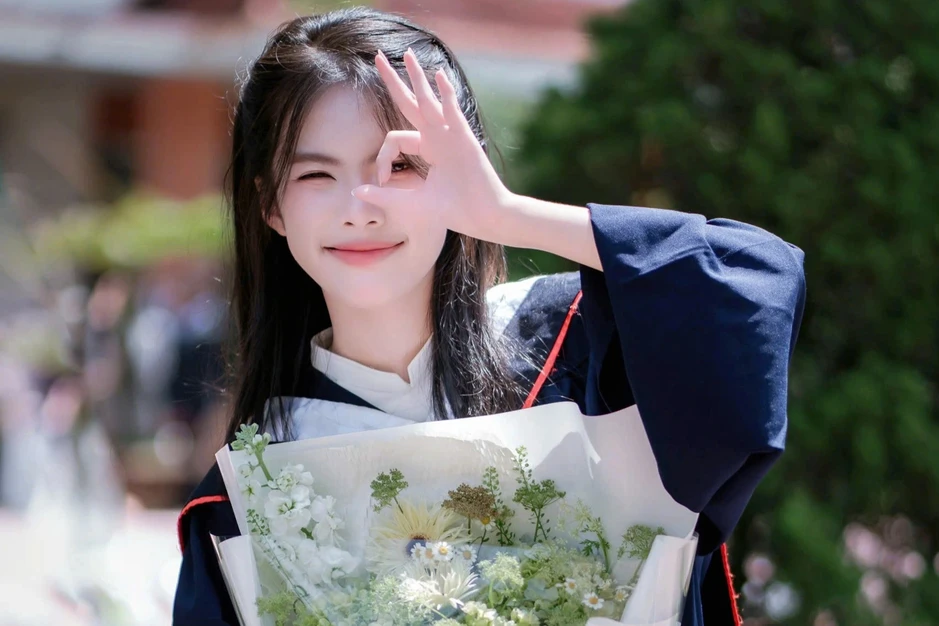 Nữ thủ khoa đạt 9,5 điểm văn chia sẻ về "Steve Jobs Việt Nam" Nữ thủ khoa đạt 9,5 điểm văn chia sẻ về "Steve Jobs Việt Nam"