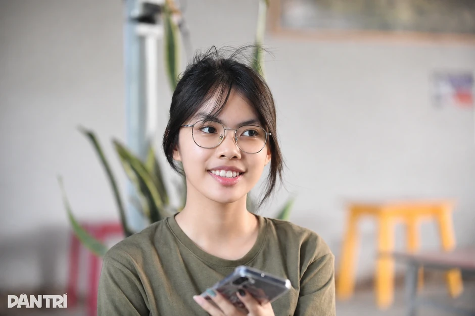 Nữ thủ khoa đạt 9,5 điểm văn chia sẻ về "Steve Jobs Việt Nam" Nữ thủ khoa đạt 9,5 điểm văn chia sẻ về "Steve Jobs Việt Nam"