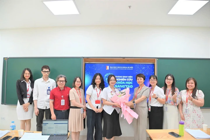Nữ thủ khoa đầu ra Đại học Bách khoa Hà Nội trúng tuyển 2 suất thạc sĩ Ireland Nữ thủ khoa đầu ra Đại học Bách khoa Hà Nội trúng tuyển 2 suất thạc sĩ Ireland