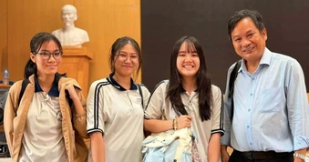 Nữ thủ khoa đầu tiên trong lịch sử Trường Phổ thông Năng khiếu