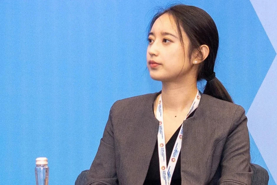 Nữ tiến sĩ rời Đại học Cambridge về làm trợ lý giáo sư Nữ tiến sĩ rời Đại học Cambridge về làm trợ lý giáo sư
