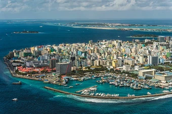 Nước nào cấm người dân và du khách hút thuốc lá?