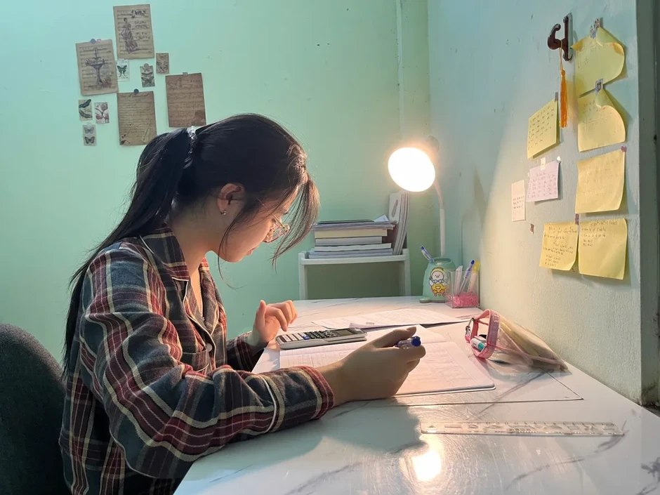 Nước rút mùa thi: Sĩ tử tăng tốc ôn luyện, phụ huynh đồng hành sát sao Nước rút mùa thi: Sĩ tử tăng tốc ôn luyện, phụ huynh đồng hành sát sao