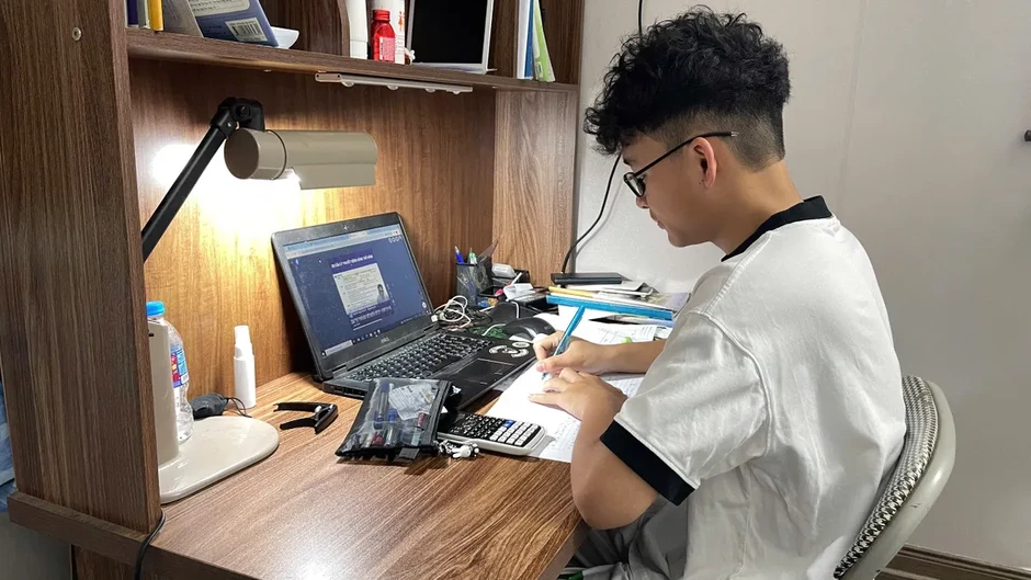 Nước rút mùa thi: Sĩ tử tăng tốc ôn luyện, phụ huynh đồng hành sát sao Nước rút mùa thi: Sĩ tử tăng tốc ôn luyện, phụ huynh đồng hành sát sao