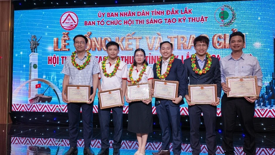 Nuôi cấy đông trùng hạ thảo bằng tảo xoắn: Giải pháp dinh dưỡng cho người thuần chay Nuôi cấy đông trùng hạ thảo bằng tảo xoắn: Giải pháp dinh dưỡng cho người thuần chay