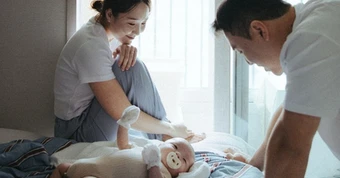 Nuôi con vất vả đến mức nào? Khi ngày càng nhiều cha mẹ lên tiếng về sự kiệt sức trong hành trình làm bố mẹ