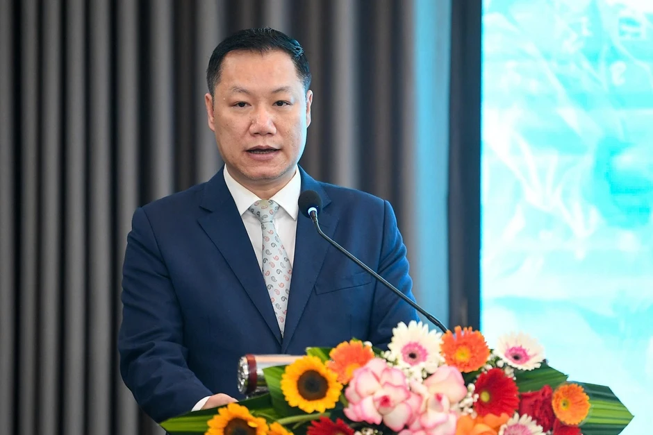 'Nuôi dưỡng nhân tài sớm, liên thông từ phổ thông đến sau đại học' 'Nuôi dưỡng nhân tài sớm, liên thông từ phổ thông đến sau đại học'