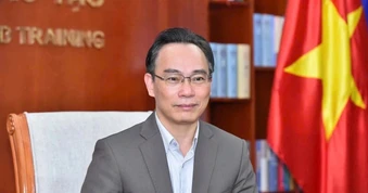 Ông Hoàng Minh Sơn giữ chức Bộ trưởng Bộ Giáo dục và Đào tạo