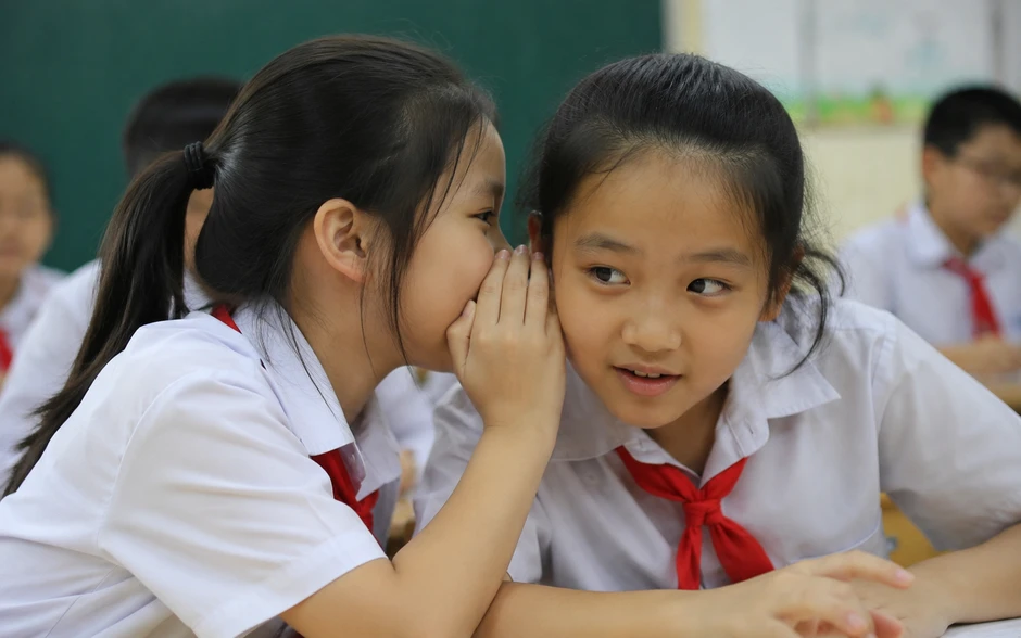 Phải nói với con mình: Có 4 điều tuyệt đối không được kể với bạn cùng lớp, dù thân đến đâu! Phải nói với con mình: Có 4 điều tuyệt đối không được kể với bạn cùng lớp, dù thân đến đâu!