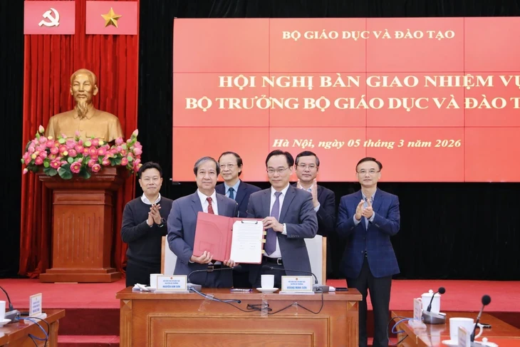 Phân công mới về nhiệm vụ quyền Bộ trưởng Hoàng Minh Sơn và ba thứ trưởng Phân công mới về nhiệm vụ quyền Bộ trưởng Hoàng Minh Sơn và ba thứ trưởng
