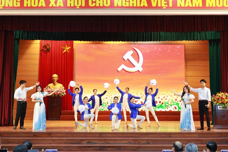 Phát động Cuộc thi Chính luận về bảo vệ nền tảng tư tưởng của Đảng lần thứ sáu, năm 2026 Phát động Cuộc thi Chính luận về bảo vệ nền tảng tư tưởng của Đảng lần thứ sáu, năm 2026