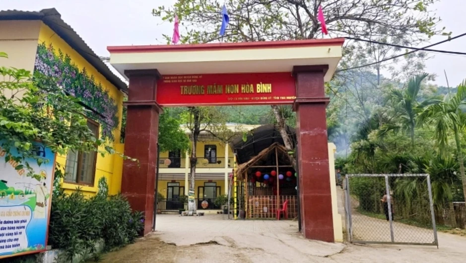 Phát hiện thịt có 'màu lạ', hơn 100 phụ huynh cho con nghỉ học