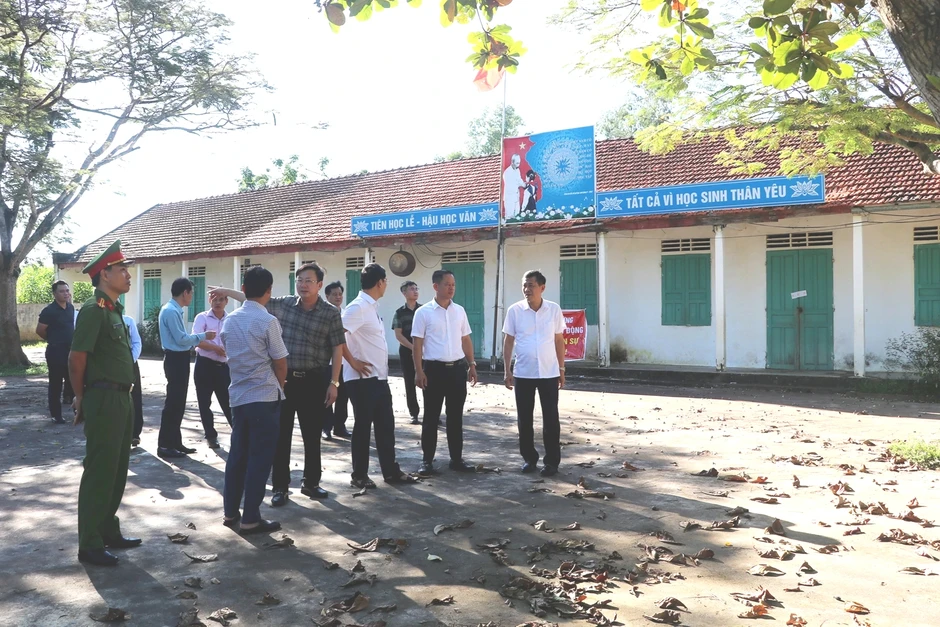 Phó Chủ tịch tỉnh đối thoại vụ 127 học sinh chưa đến lớp