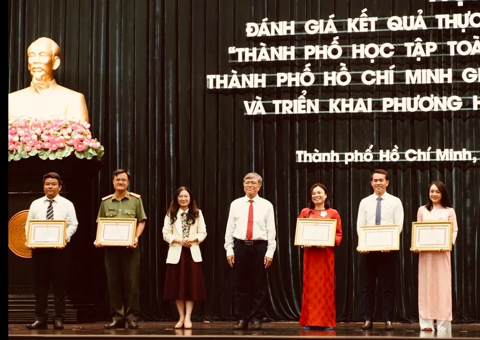 Phó chủ tịch UBND TP.HCM nêu 5 nhiệm vụ trọng tâm của TP học tập toàn cầu Phó chủ tịch UBND TP.HCM nêu 5 nhiệm vụ trọng tâm của TP học tập toàn cầu