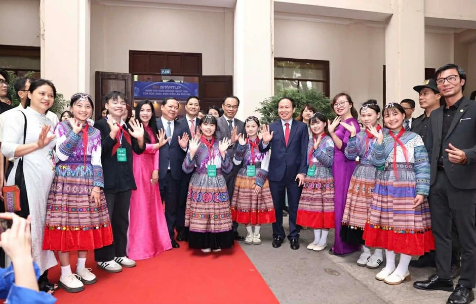 Phó Thủ tướng Chính phủ Lê Tiến Châu: Hỗ trợ học sinh, sinh viên khởi nghiệp là nhiệm vụ chiến lược quốc gia Phó Thủ tướng Chính phủ Lê Tiến Châu: Hỗ trợ học sinh, sinh viên khởi nghiệp là nhiệm vụ chiến lược quốc gia