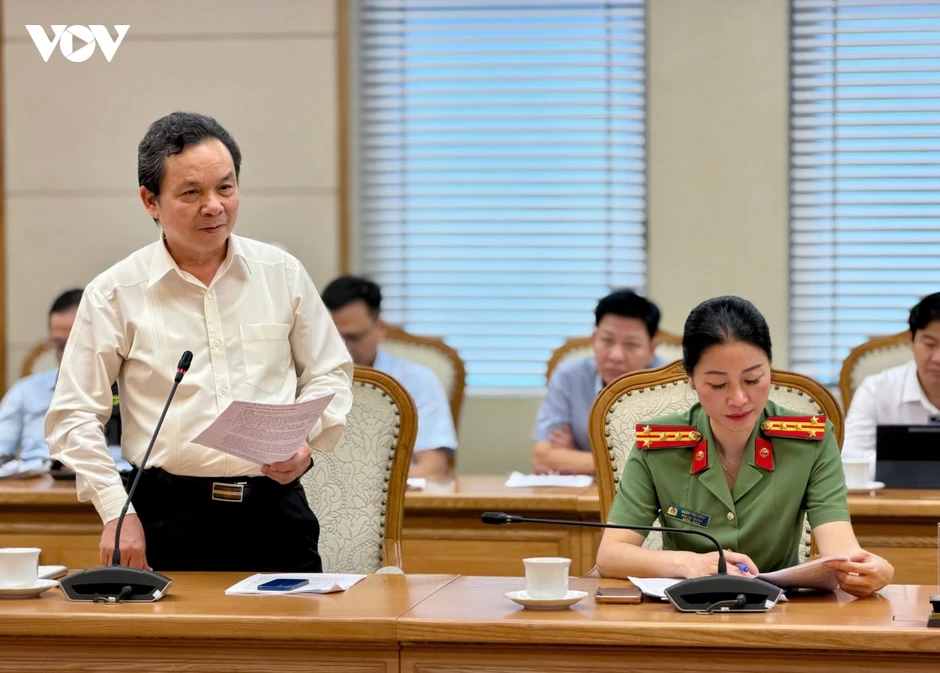 Phó Thủ tướng Lê Tiến Châu: Đổi mới toàn diện giáo dục theo lộ trình phù hợp Phó Thủ tướng Lê Tiến Châu: Đổi mới toàn diện giáo dục theo lộ trình phù hợp