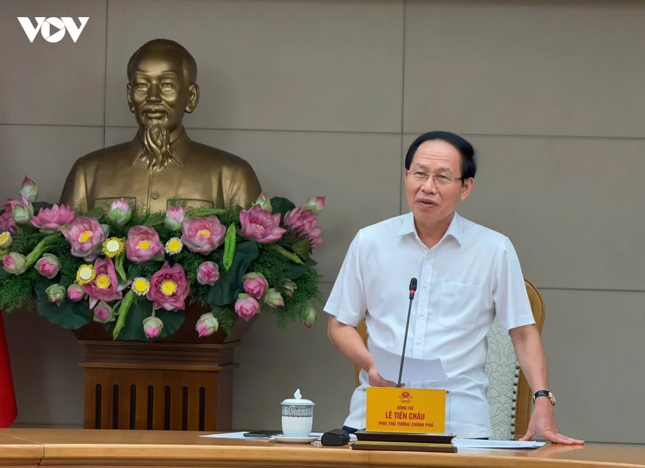 Phó Thủ tướng Lê Tiến Châu: Đổi mới toàn diện giáo dục theo lộ trình phù hợp Phó Thủ tướng Lê Tiến Châu: Đổi mới toàn diện giáo dục theo lộ trình phù hợp