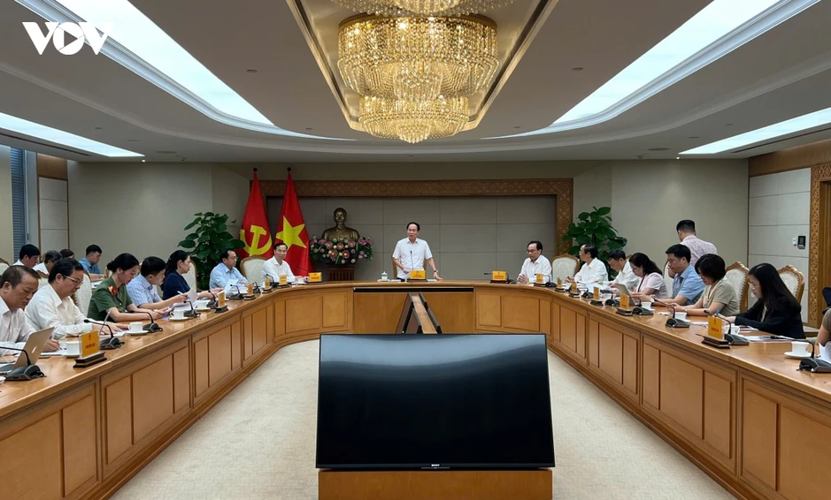 Phó Thủ tướng Lê Tiến Châu: Đổi mới toàn diện giáo dục theo lộ trình phù hợp Phó Thủ tướng Lê Tiến Châu: Đổi mới toàn diện giáo dục theo lộ trình phù hợp