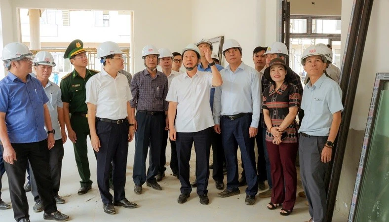 Phó Thủ tướng Lê Tiến Châu kiểm tra các dự án Trường phổ thông nội trú liên cấp tại Huế Phó Thủ tướng Lê Tiến Châu kiểm tra các dự án Trường phổ thông nội trú liên cấp tại Huế