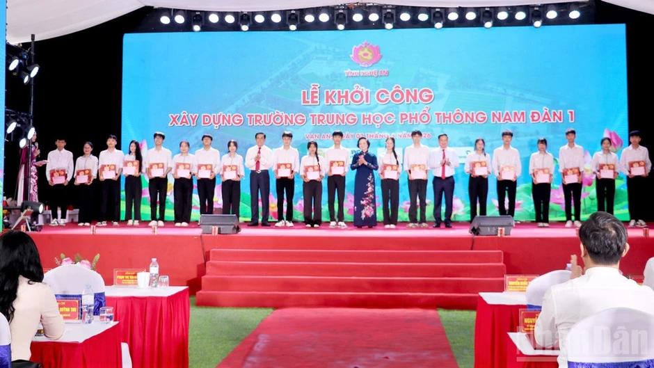 Phó Thủ tướng Phạm Thị Thanh Trà dự Lễ khởi công xây dựng trường trung học phổ thông ở Nghệ An Phó Thủ tướng Phạm Thị Thanh Trà dự Lễ khởi công xây dựng trường trung học phổ thông ở Nghệ An