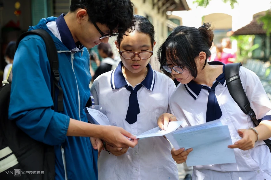 Phó thủ tướng yêu cầu Bộ Giáo dục rà soát học phí đại học Phó thủ tướng yêu cầu Bộ Giáo dục rà soát học phí đại học