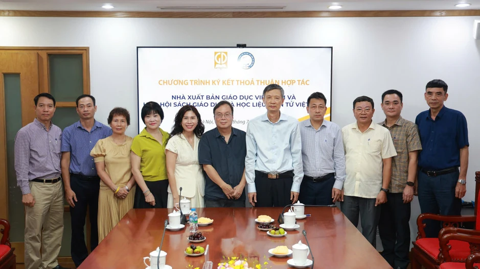 Phối hợp rà soát, nâng cao chất lượng sách điện tử, sách số, học liệu số phục vụ dạy và học Phối hợp rà soát, nâng cao chất lượng sách điện tử, sách số, học liệu số phục vụ dạy và học