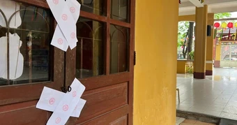 Phòng học bị niêm phong, gần 250 học sinh phải học tạm tại trường đại học