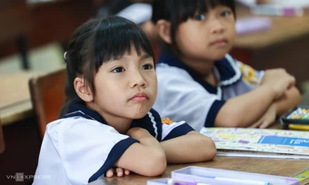 Phụ huynh bắt đầu đăng ký suất học lớp 1, 6 ở TP HCM