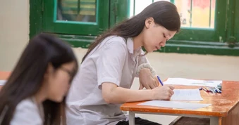 Phụ huynh bị bảo vệ chung cư xem như “tội phạm” vì mời thầy đến nhà dạy con