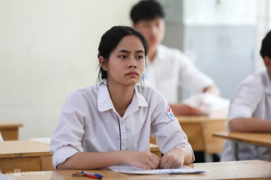 Phụ huynh Hà Nội thấp thỏm đợi chia khu vực thi lớp 10 Phụ huynh Hà Nội thấp thỏm đợi chia khu vực thi lớp 10