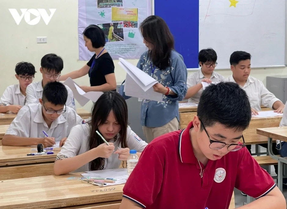 Phụ huynh, học sinh được gì từ quy định bỏ khu vực tuyển sinh lớp 10 của Hà Nội? Phụ huynh, học sinh được gì từ quy định bỏ khu vực tuyển sinh lớp 10 của Hà Nội?