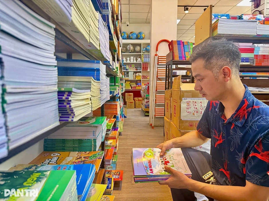 Phụ huynh nhiều tỉnh thành khó mua SGK, Bộ GD&ĐT yêu cầu báo cáo Phụ huynh nhiều tỉnh thành khó mua SGK, Bộ GD&ĐT yêu cầu báo cáo