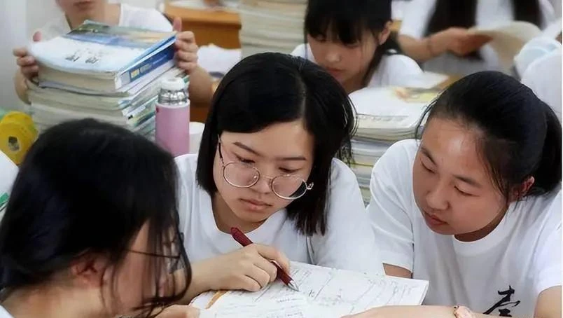 Phụ nữ có trình độ học vấn càng cao, càng dễ "ế" - Có thật không?