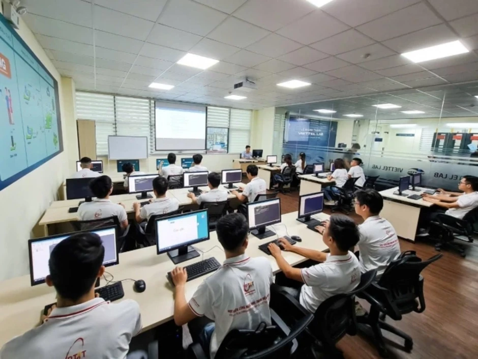 PTIT đào tạo UAV, robot di động và kỹ thuật hàng không vũ trụ PTIT đào tạo UAV, robot di động và kỹ thuật hàng không vũ trụ