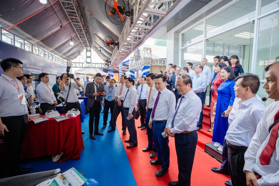 PTIT hợp tác đào tạo nhân lực số, ứng dụng AI và đổi mới sáng tạo tại Tây Ninh PTIT hợp tác đào tạo nhân lực số, ứng dụng AI và đổi mới sáng tạo tại Tây Ninh