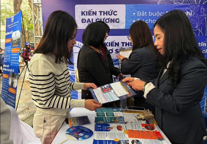 Quan trọng nhất là xác định ngành nghề trước khi chọn trường Quan trọng nhất là xác định ngành nghề trước khi chọn trường